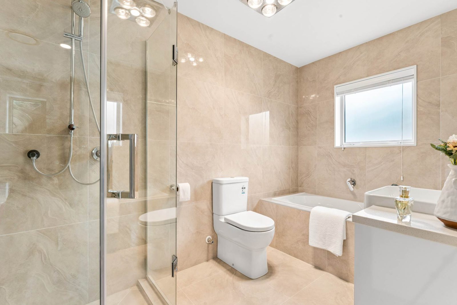 20 Mackay Drive, Greenhithe, photo 11
