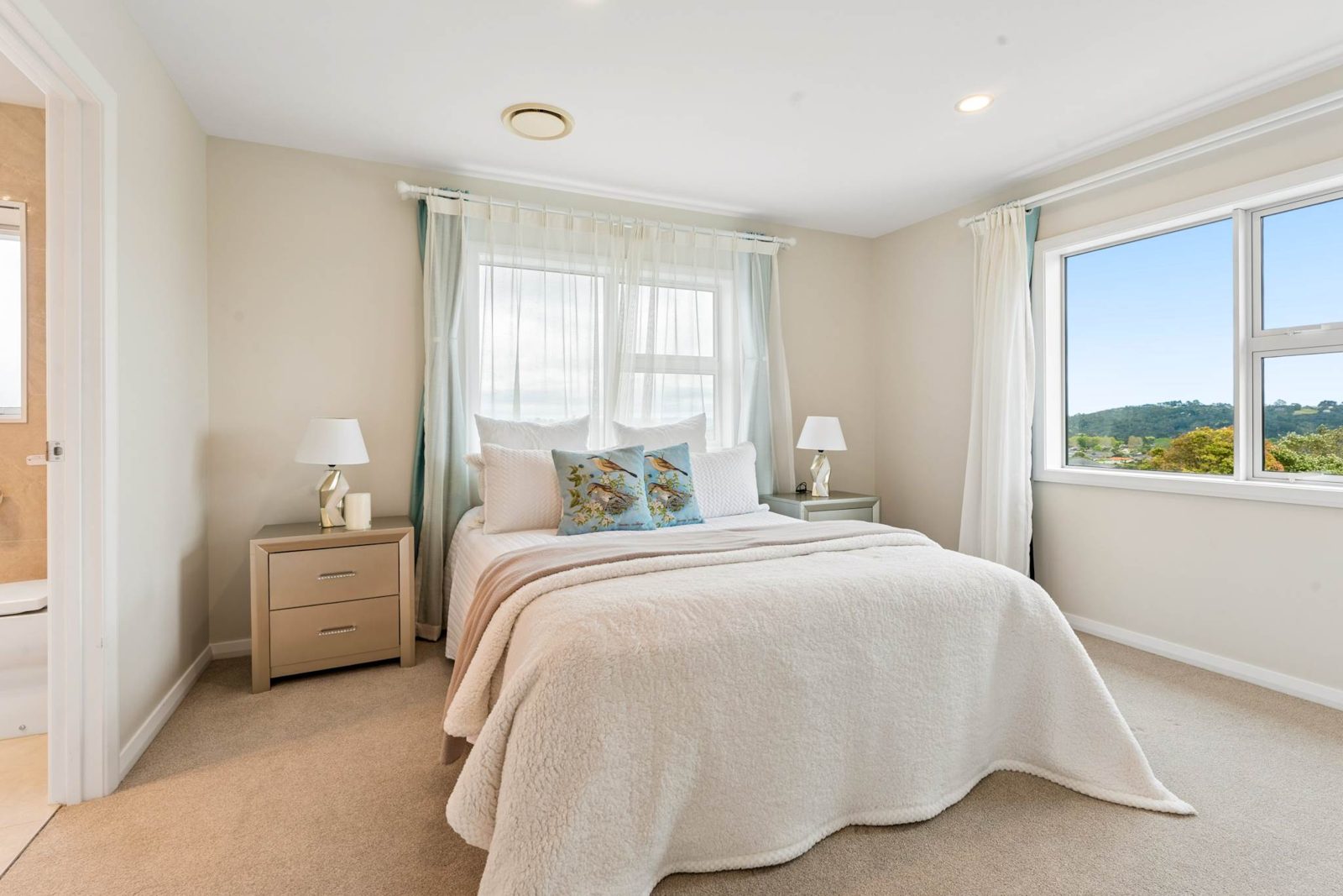 20 Mackay Drive, Greenhithe, photo 4