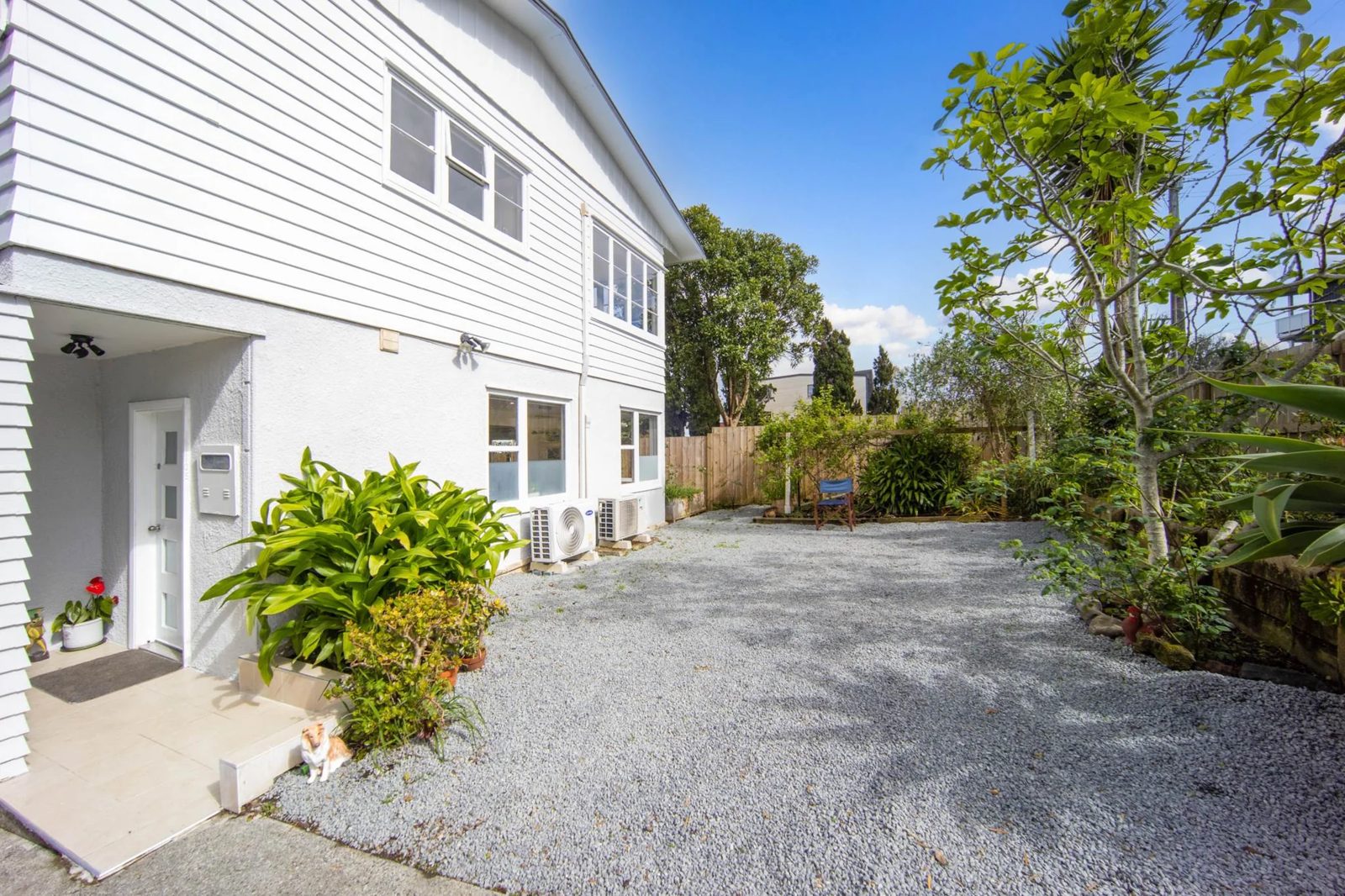 105 & 105A Richardson Road, Mount Albert, photo 2