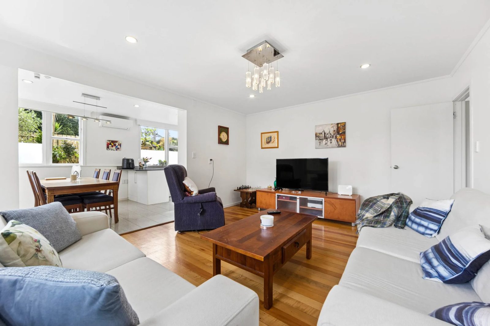105 & 105A Richardson Road, Mount Albert, photo 6