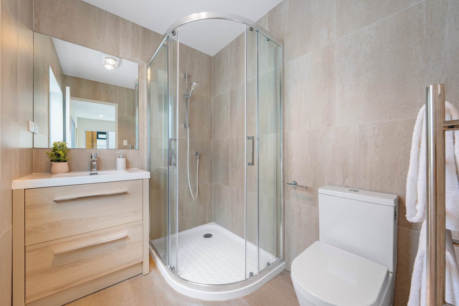 12C Diana Drive, Glenfield, photo 19