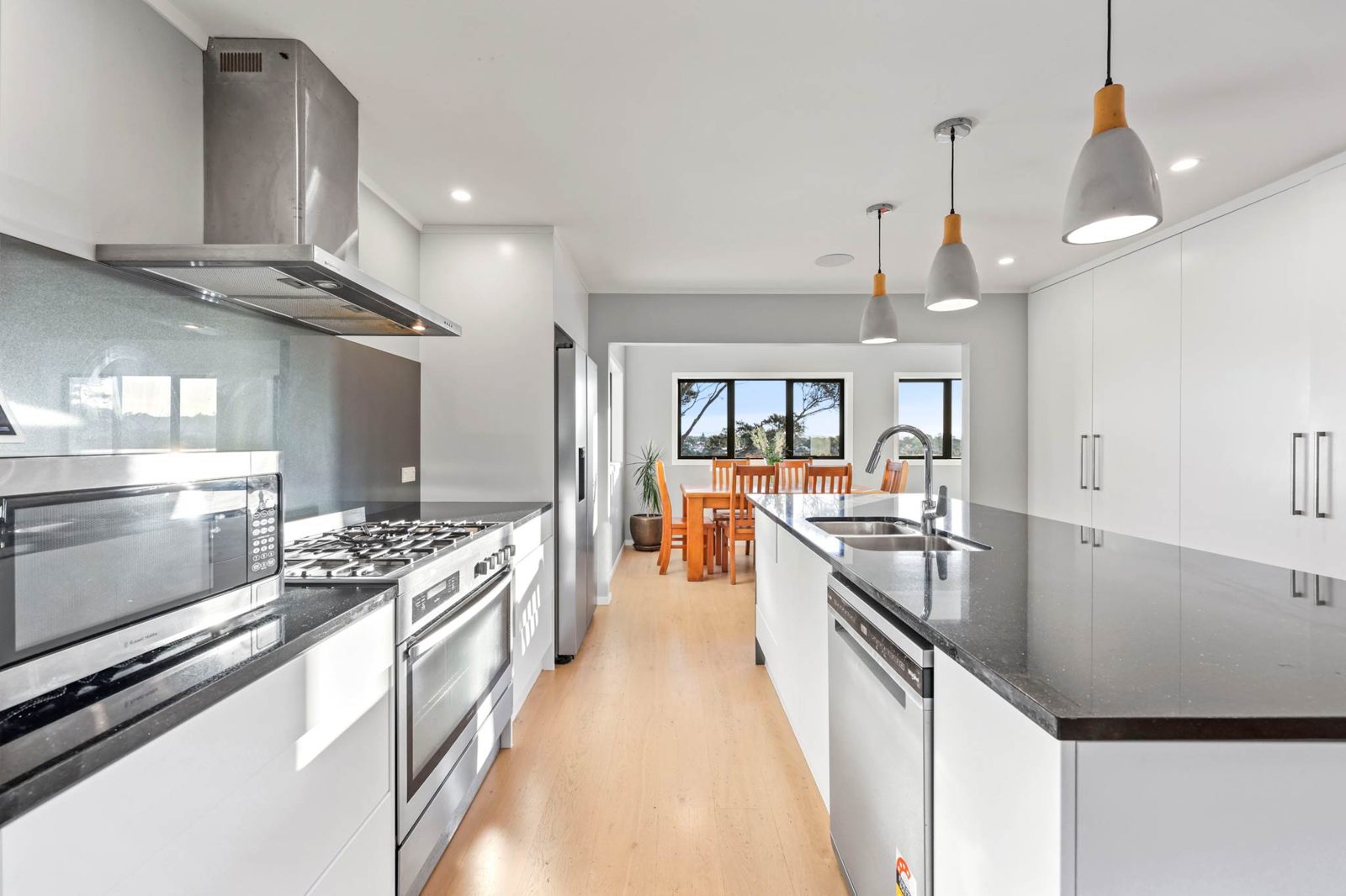 81 Pemberton Avenue, Bayview, photo 12