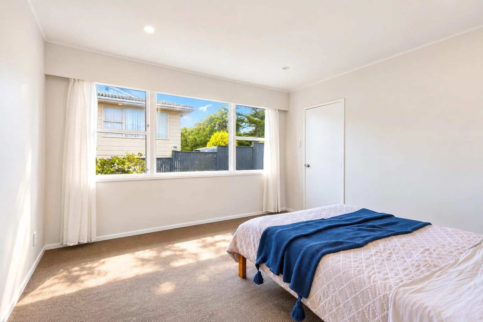 14 Tropicana Drive, Mount Roskill, photo 12