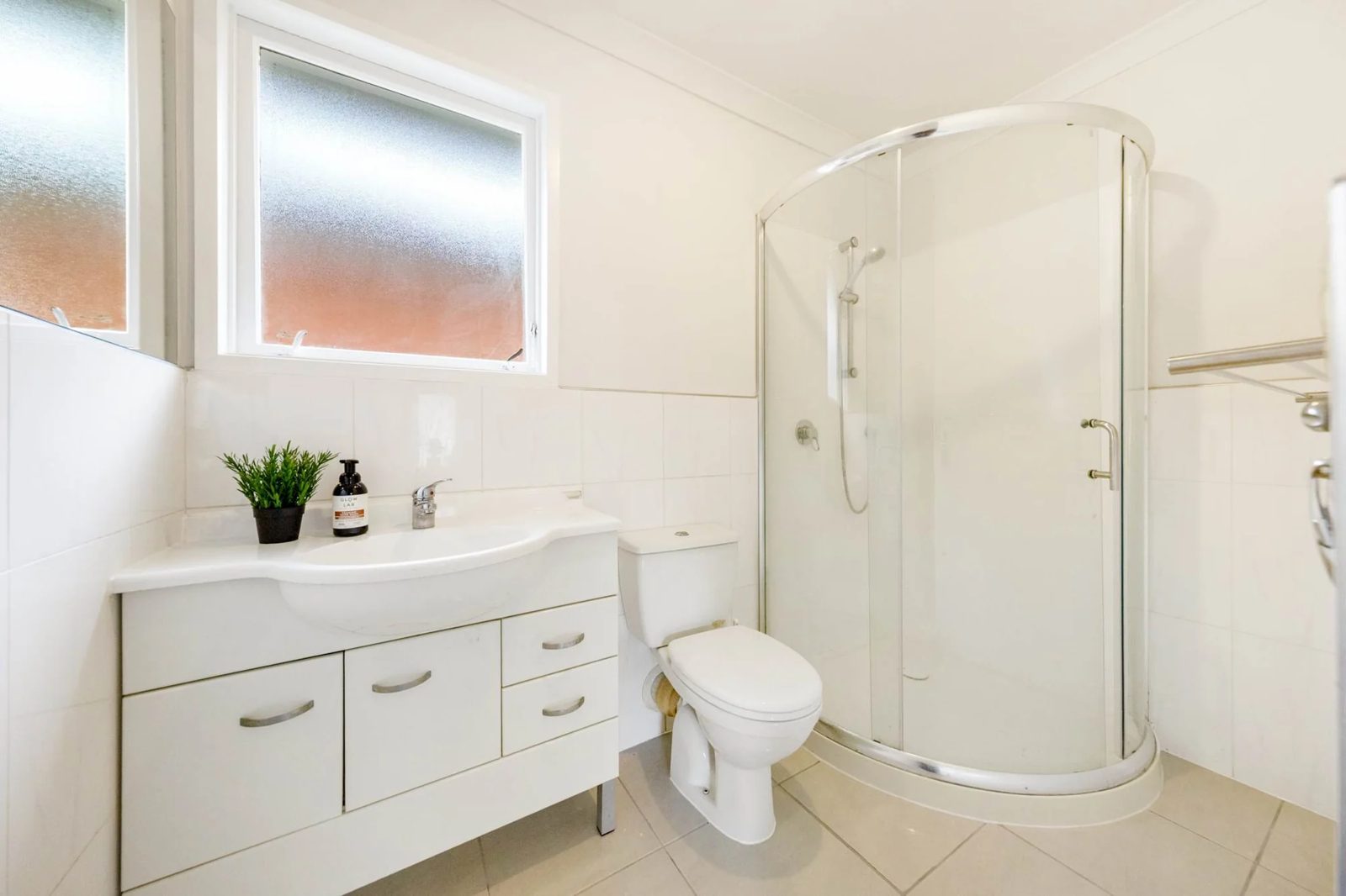14 Tropicana Drive, Mount Roskill, photo 13