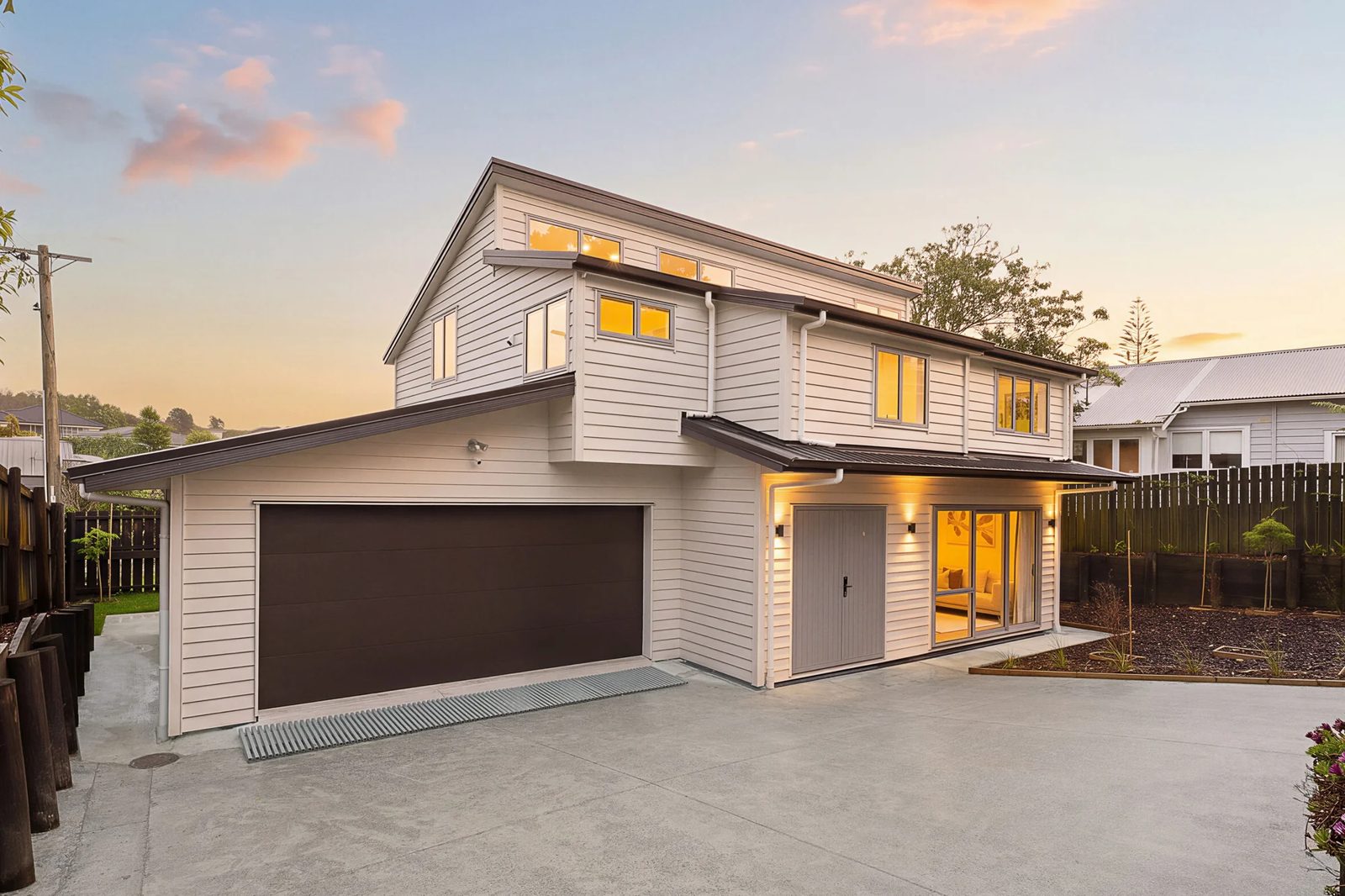 61A Simpson Road, Ranui, photo 1