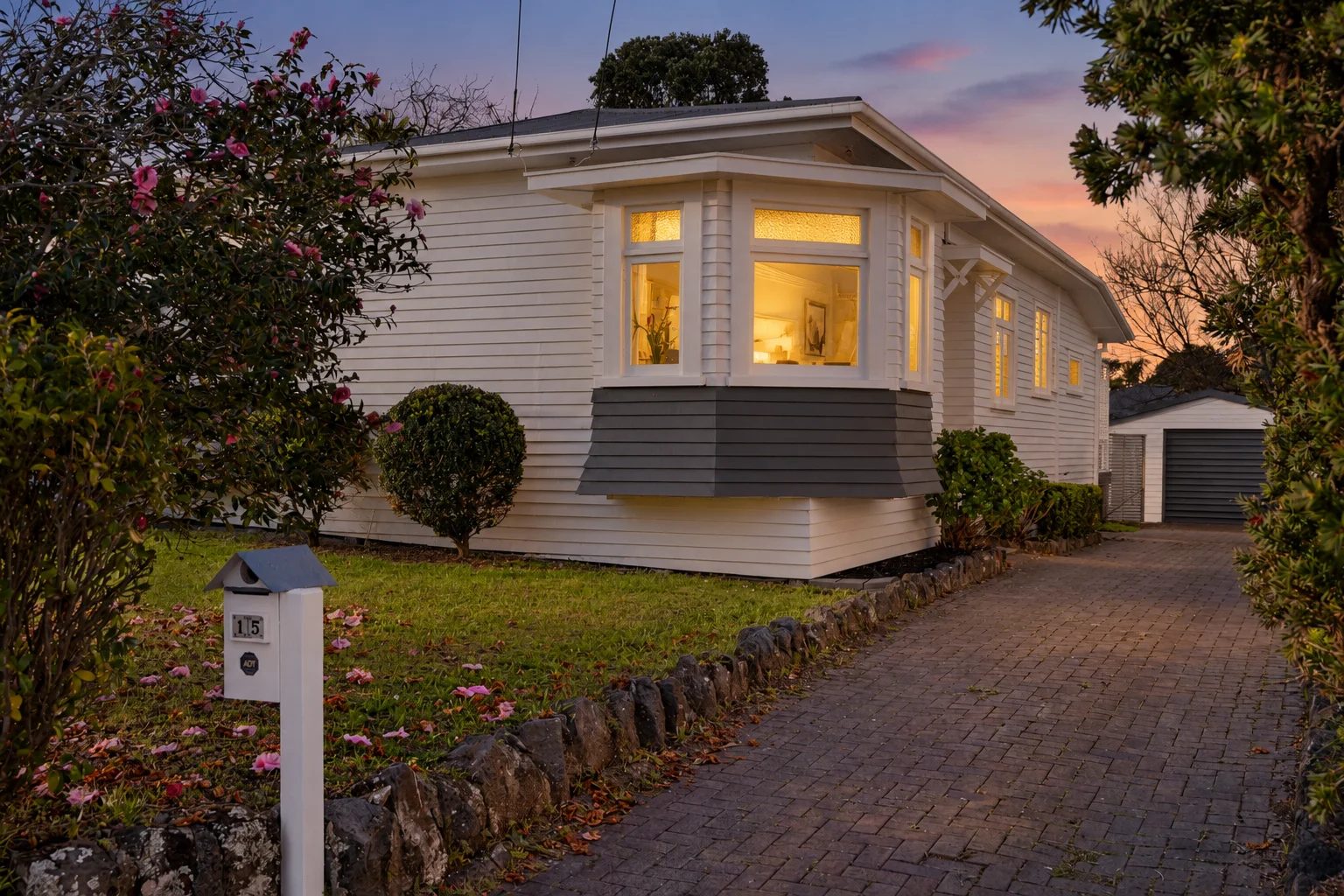 15 Chatham Avenue, Mount Albert