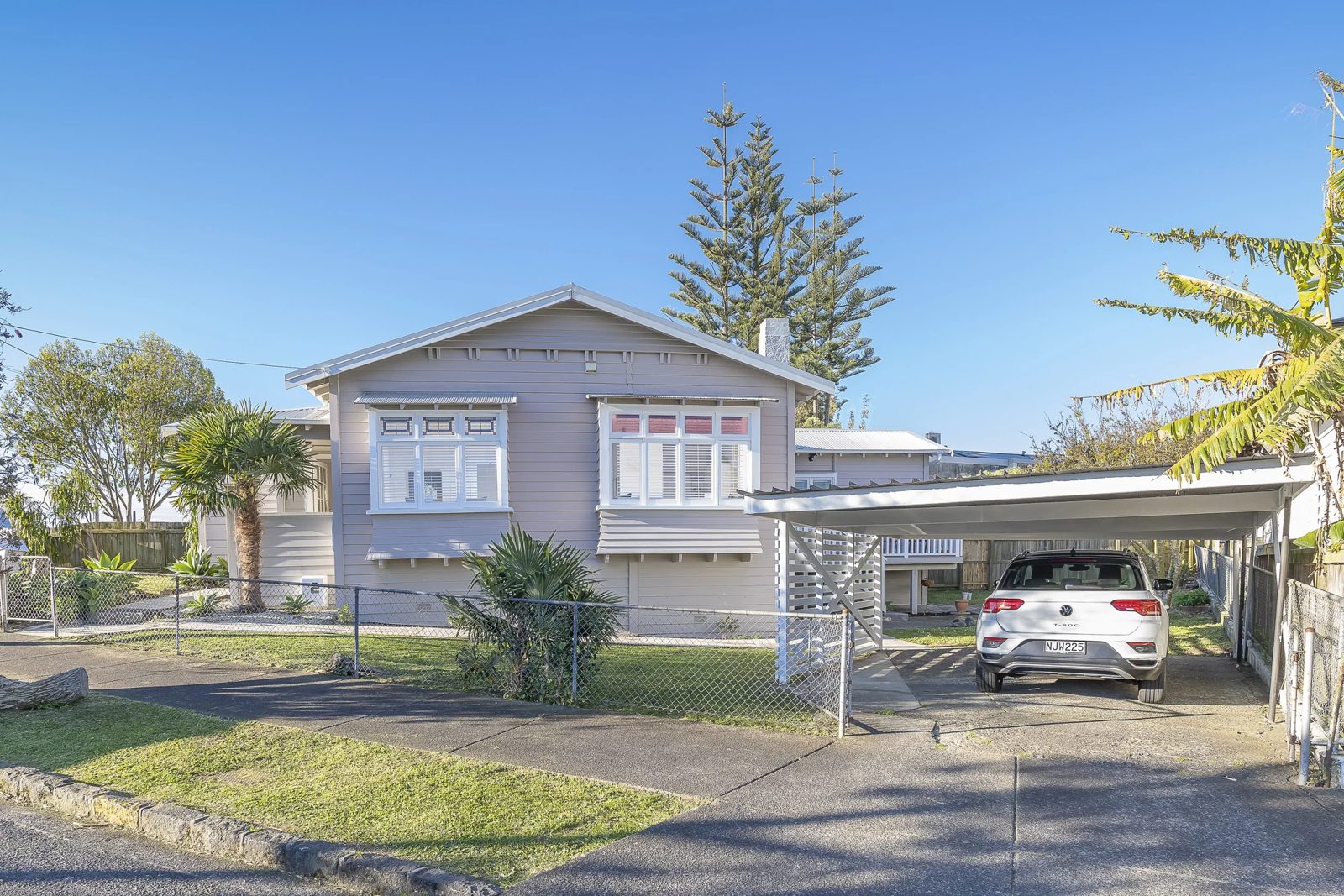 8 Barrington Road, Grey Lynn, photo 1