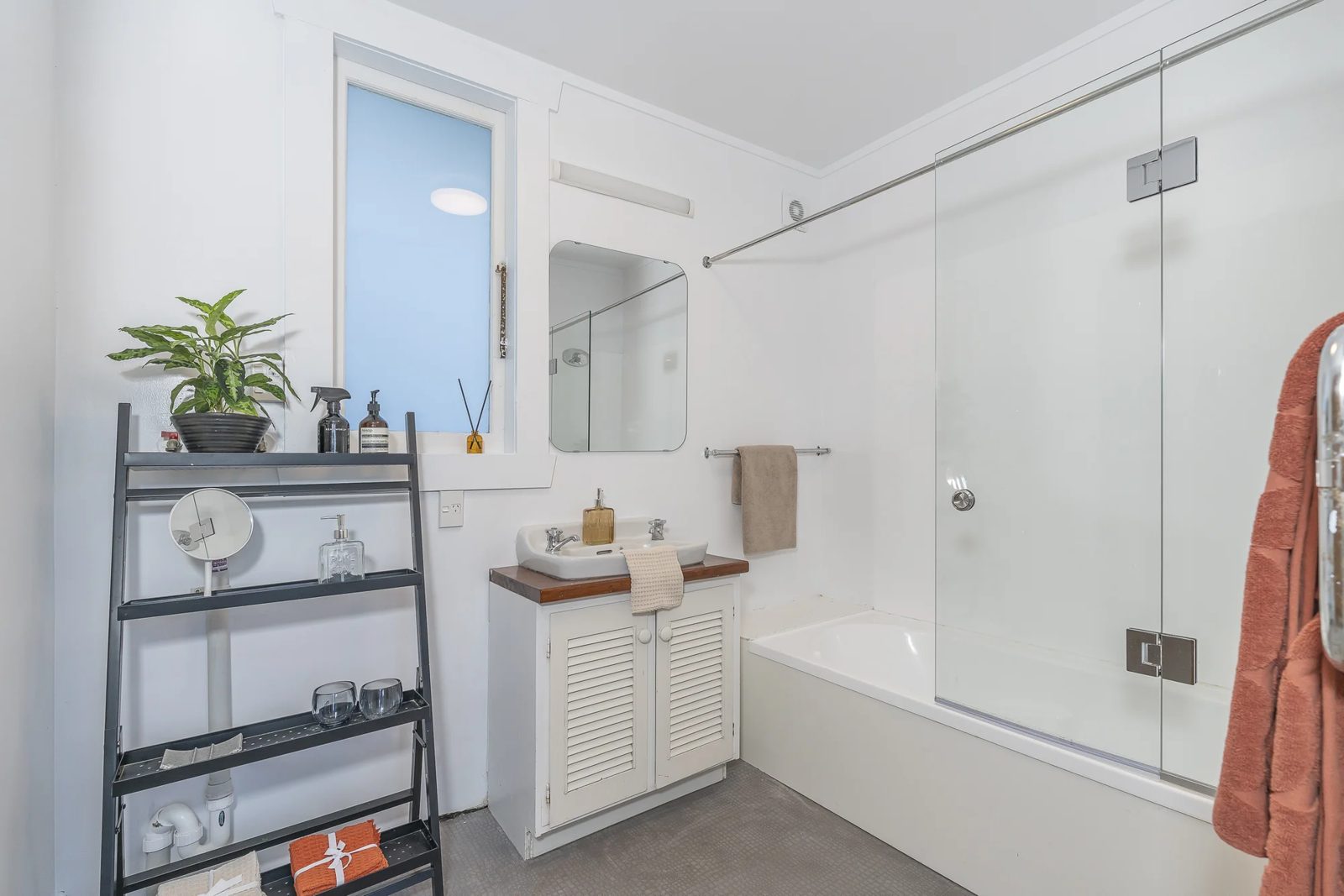 8 Barrington Road, Grey Lynn, photo 16