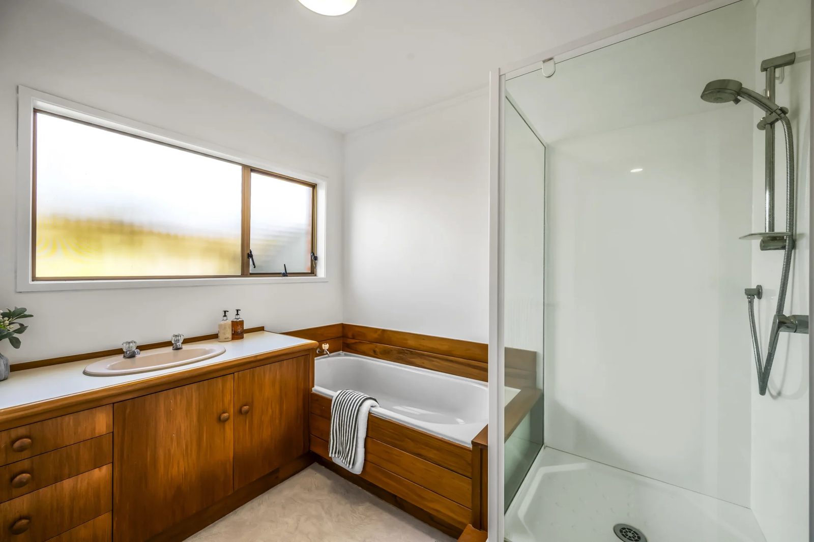 2/13 Saltburn Road, Milford, photo 11