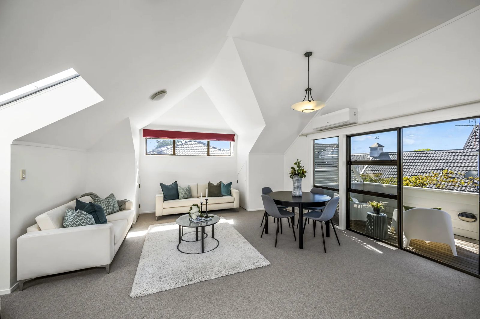 2/13 Saltburn Road, Milford, photo 3