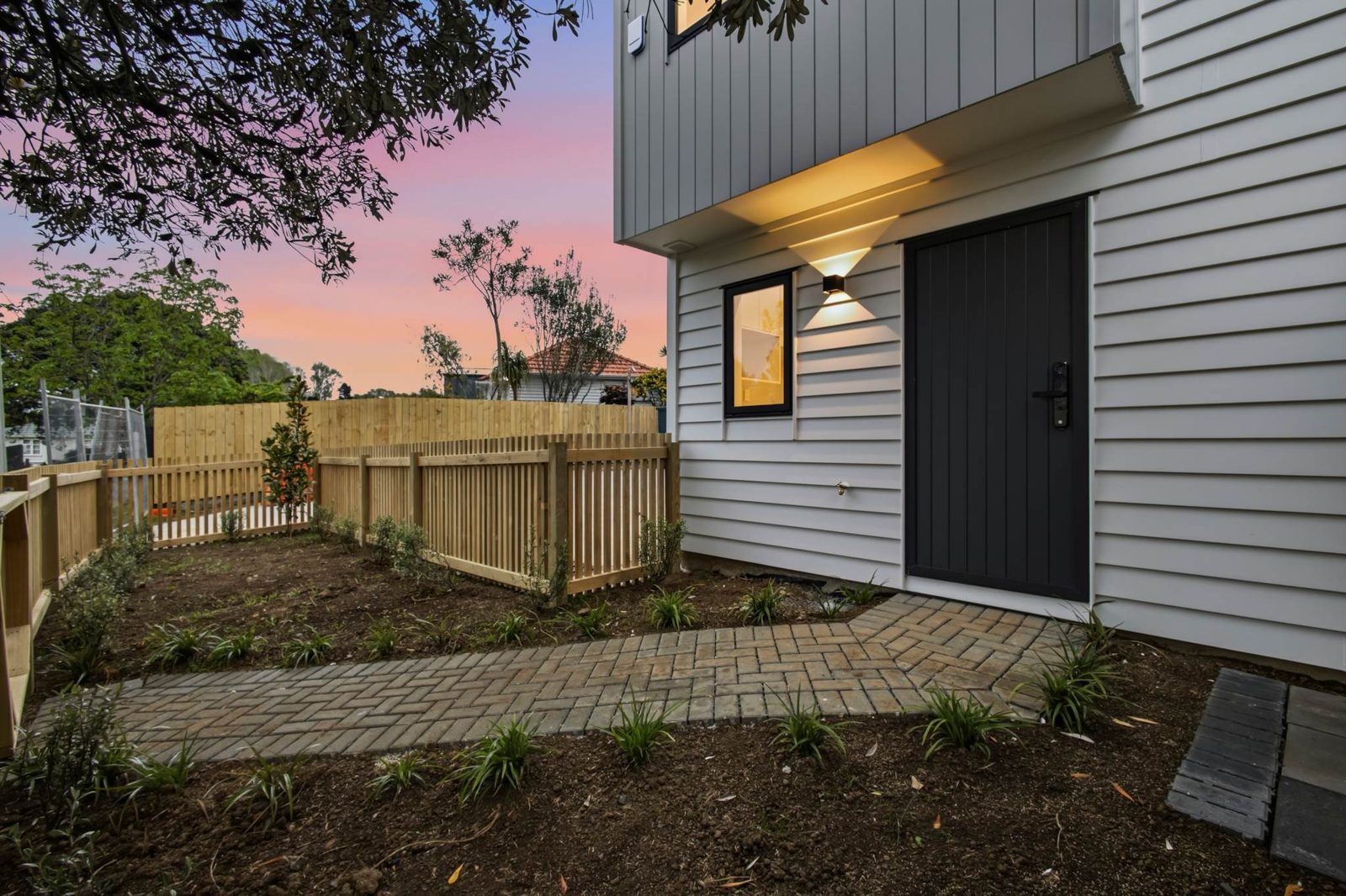 22 Alamein Road, Panmure, photo 16