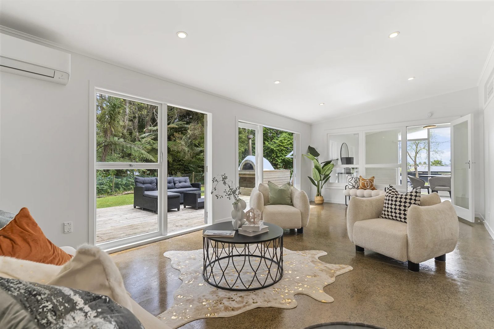 246 Glengarry Road, Glen Eden, photo 2