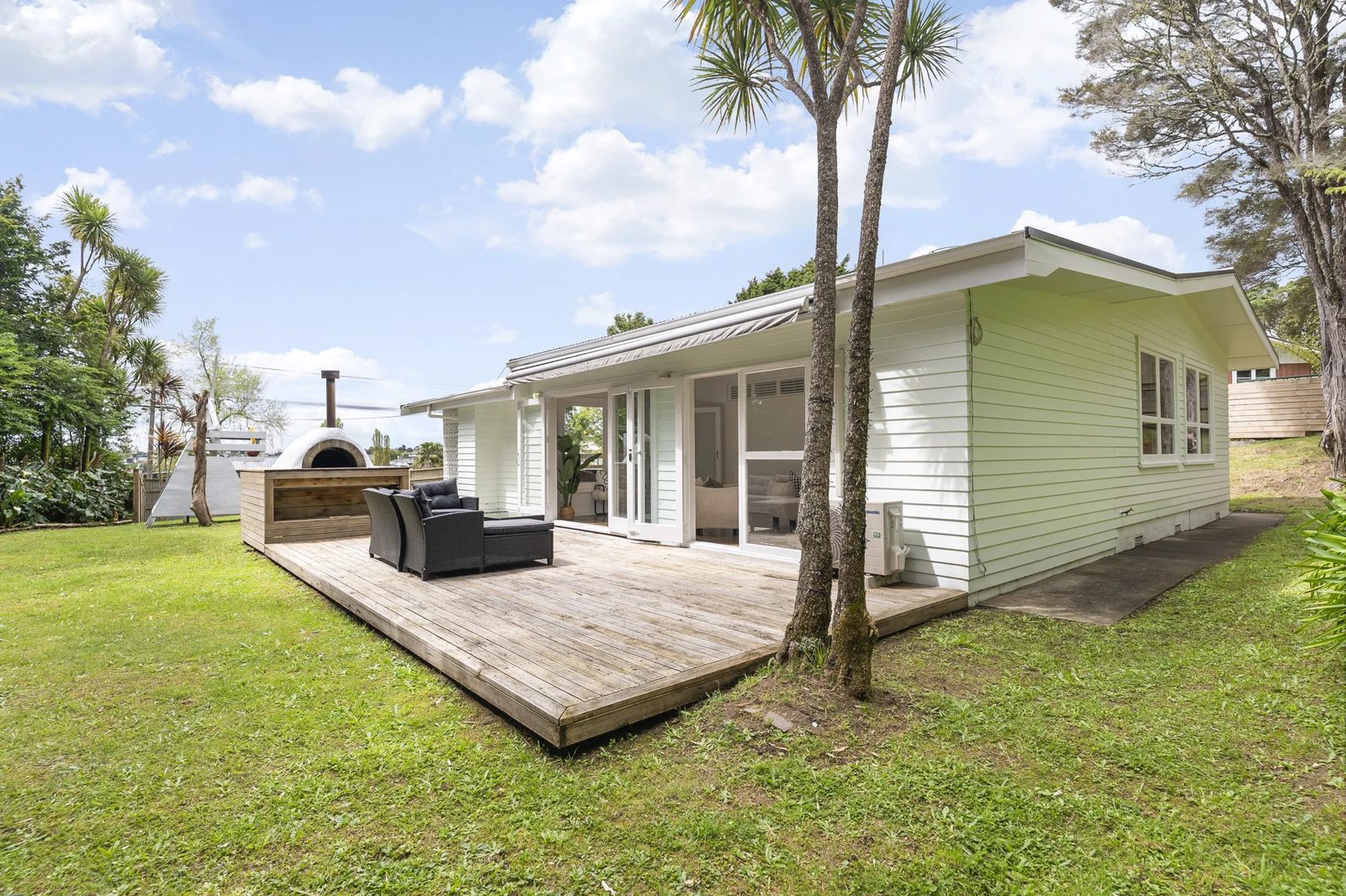 246 Glengarry Road, Glen Eden, photo 3
