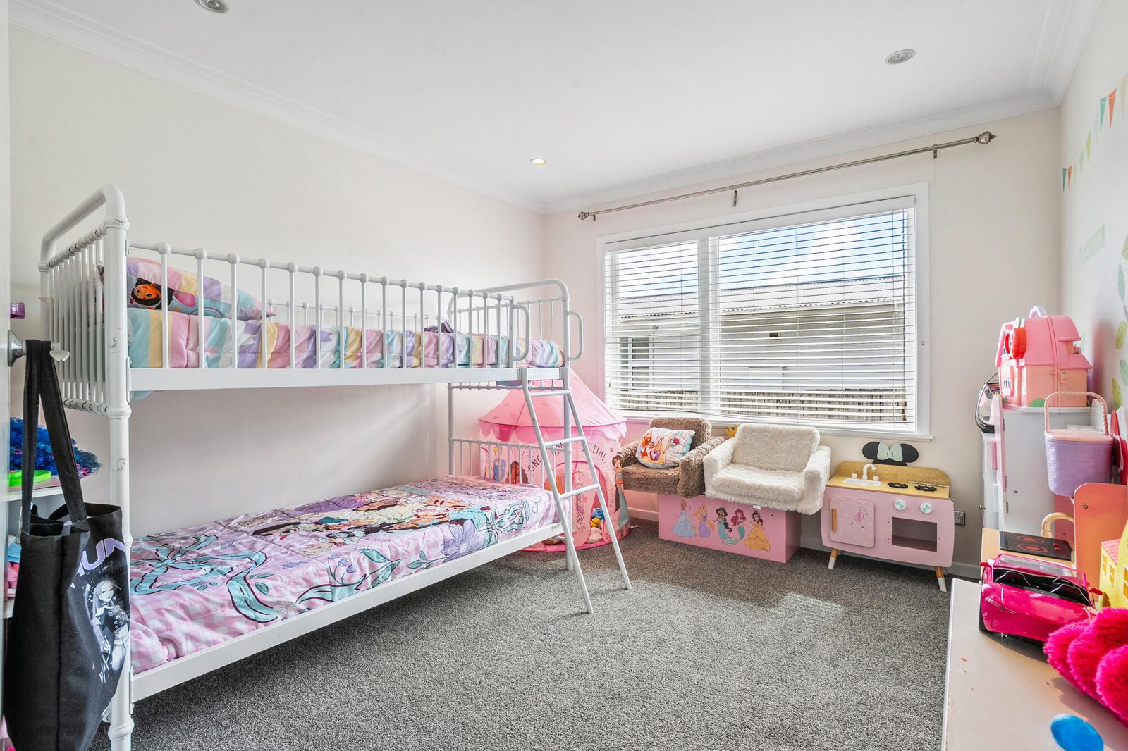 118 Taikata Road, Te Atatu Peninsula, photo 11