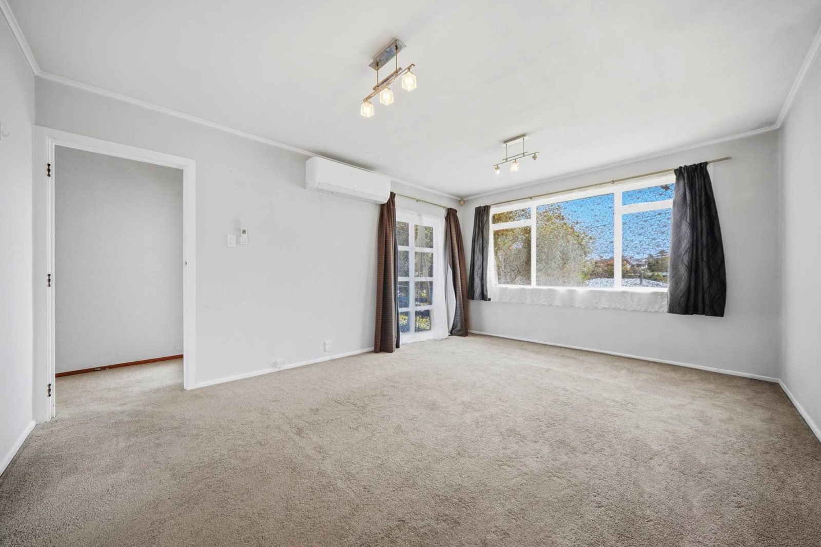 23 Maui Pomare Street, Blockhouse Bay, photo 3