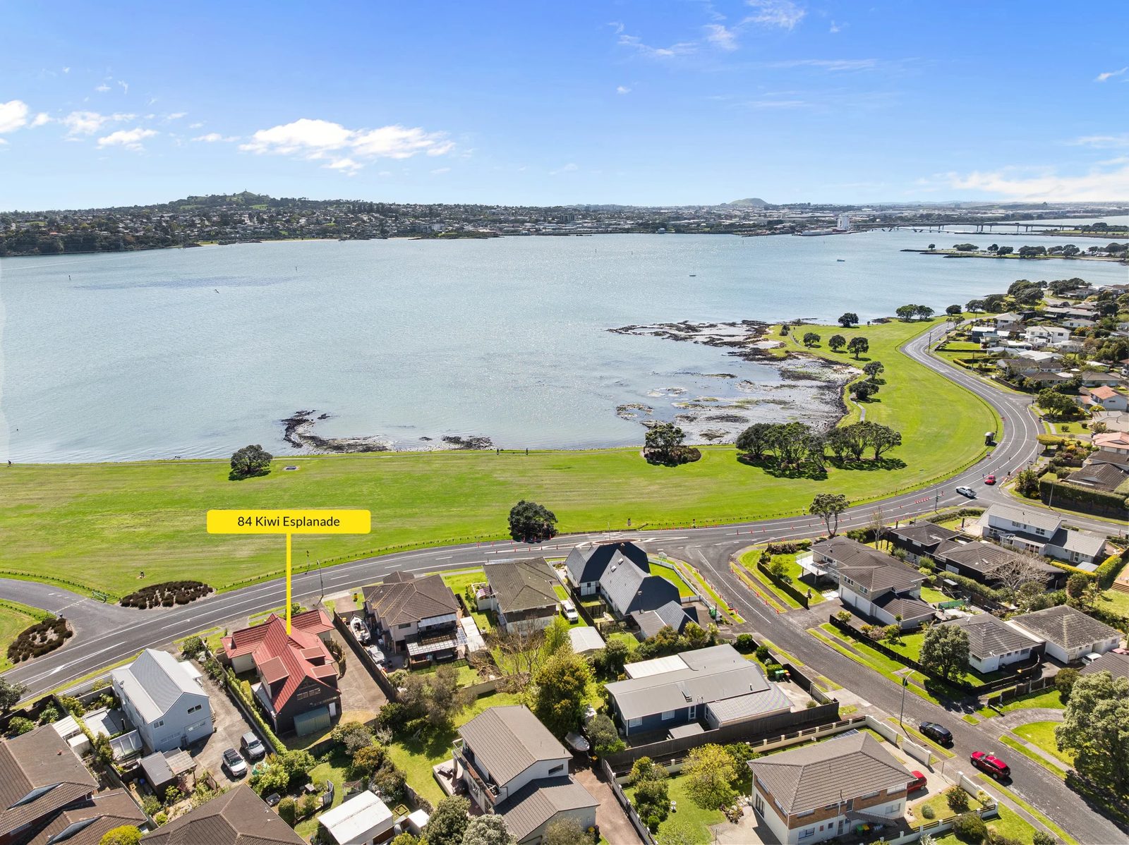 84 Kiwi Esplanade, Mangere Bridge, photo 1