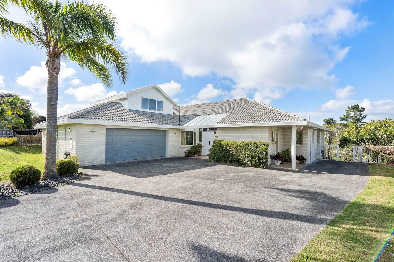 22 Windfall Grove, Greenhithe, photo 3