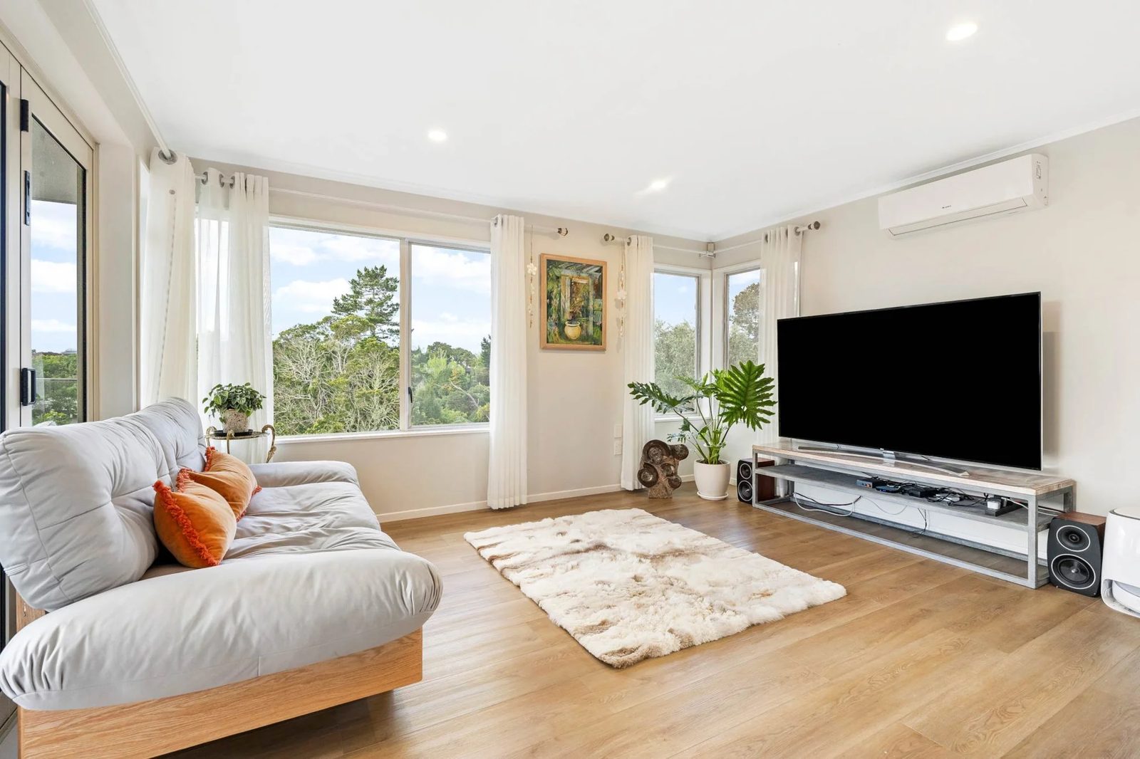 22 Windfall Grove, Greenhithe, photo 4