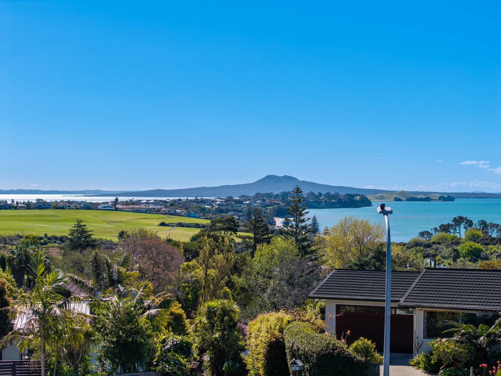 26 Copperfield Terrace, Mellons Bay, photo 2