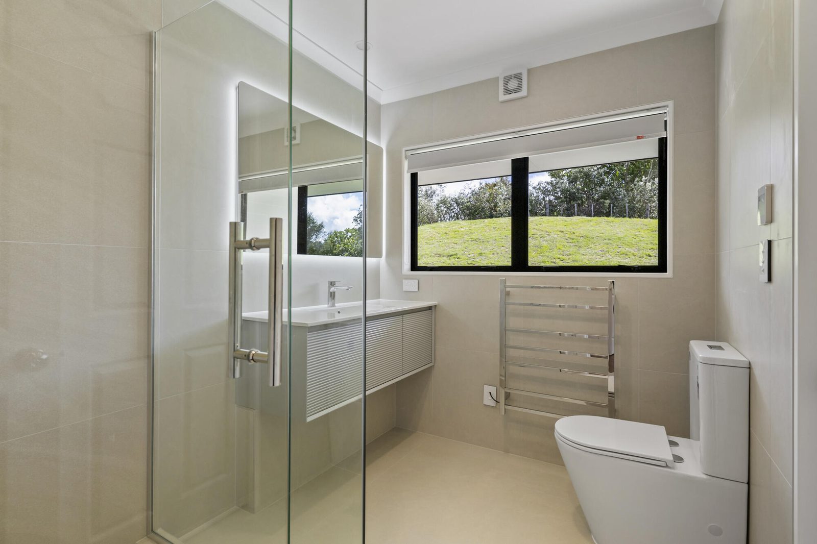 384 Pine Valley Road, Dairy Flat, photo 17