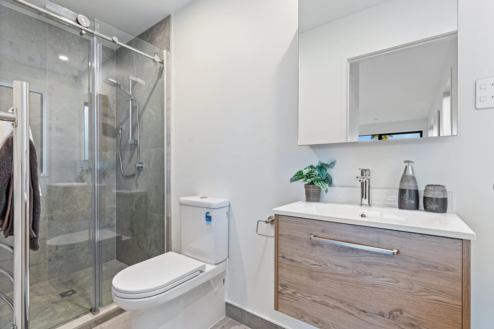 11A Fitzherbert Avenue, West Harbour, photo 16