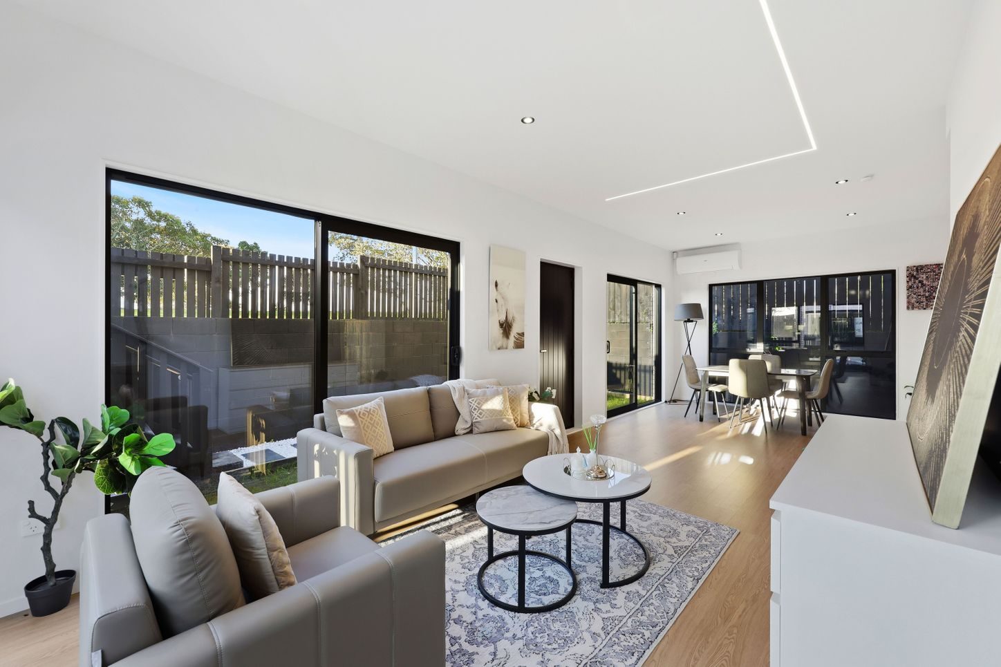 B&C/18 Sunnyhill Crescent, Sunnyhills, photo 2