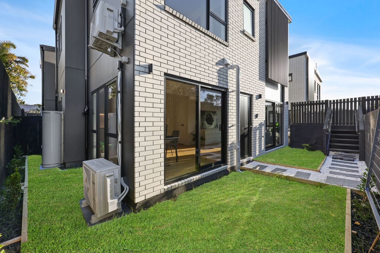 B&C/18 Sunnyhill Crescent, Sunnyhills, photo 5