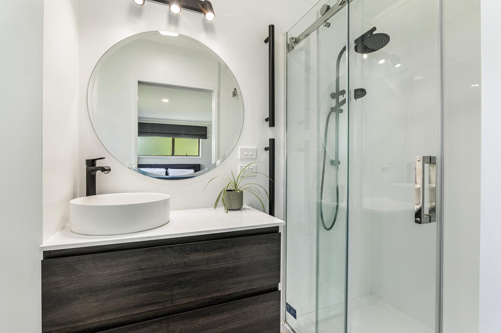 13 Brandon Road, Manly, photo 18