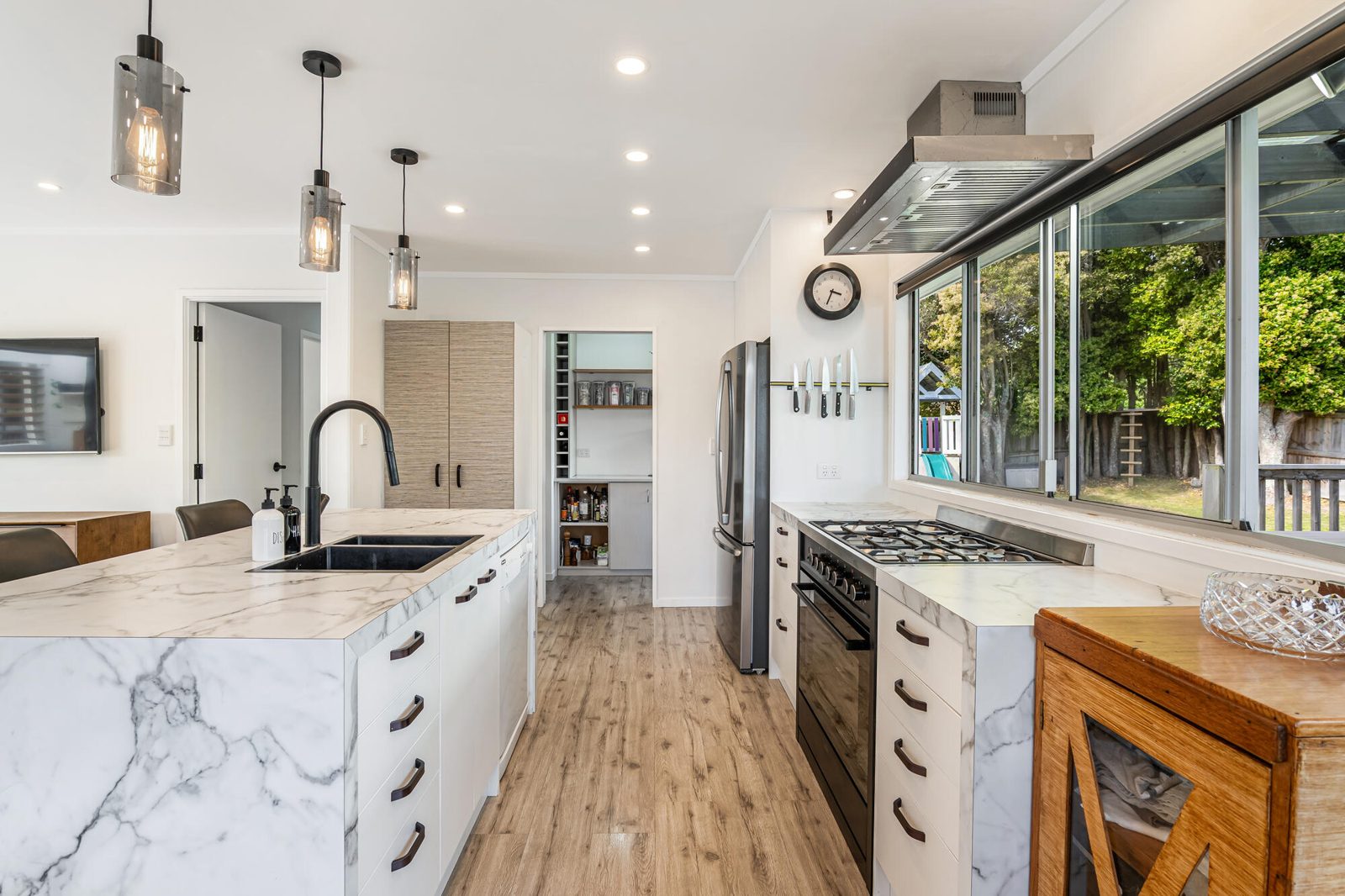 13 Brandon Road, Manly, photo 3