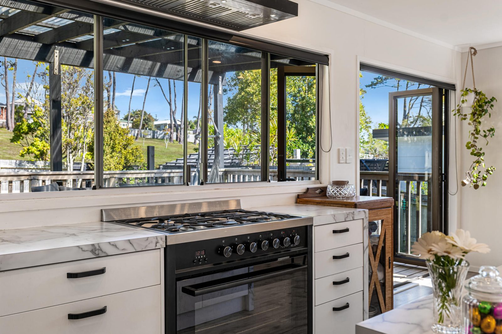 13 Brandon Road, Manly, photo 8