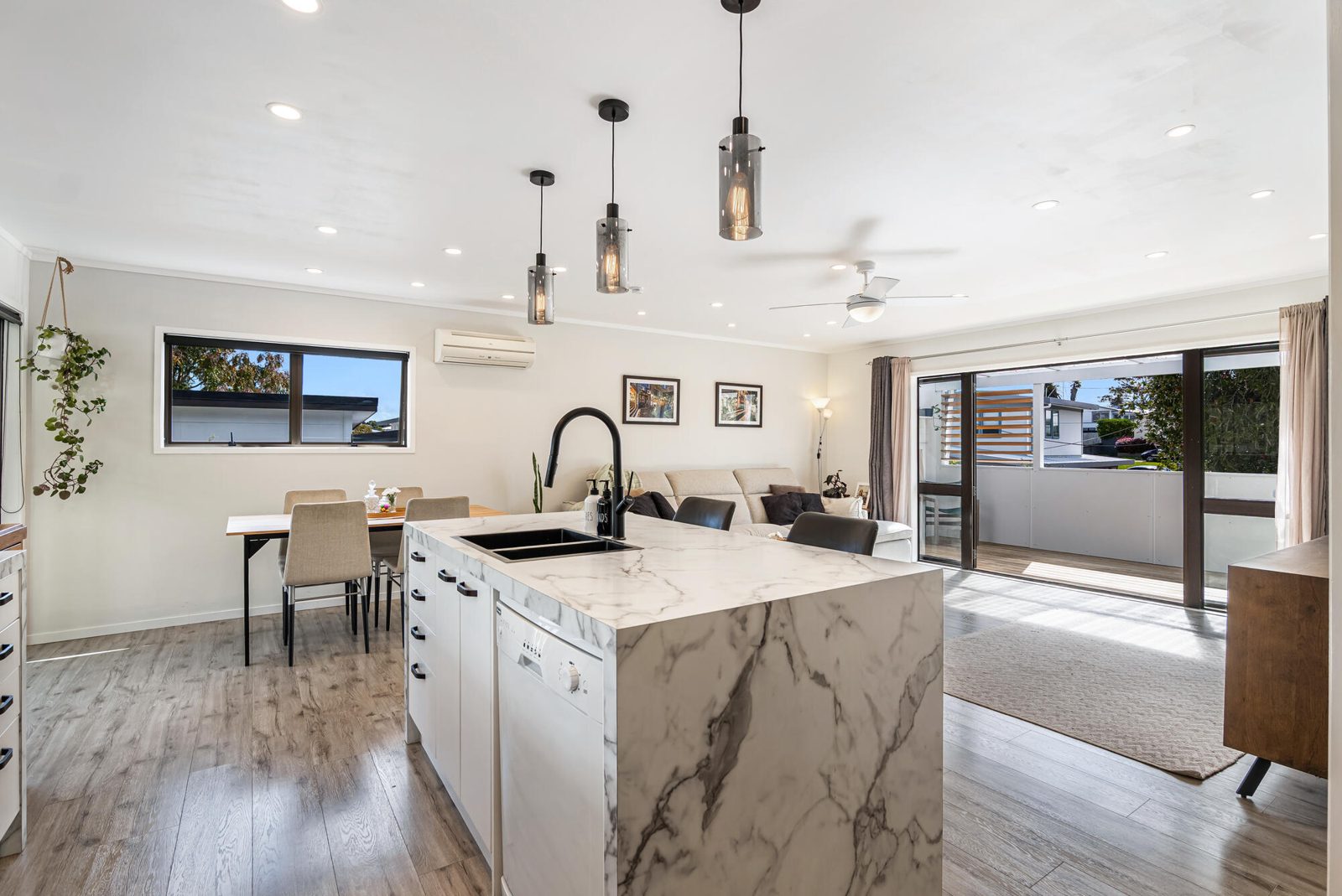 13 Brandon Road, Manly, photo 9