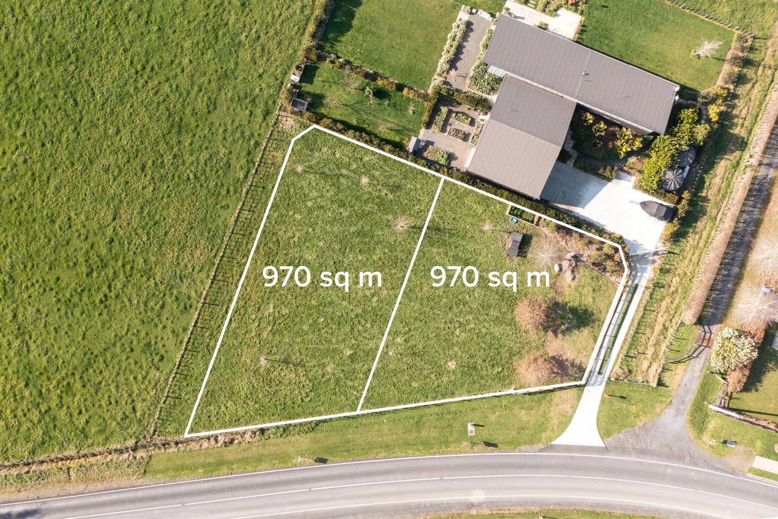 94 Monument Road, Clevedon, photo 2