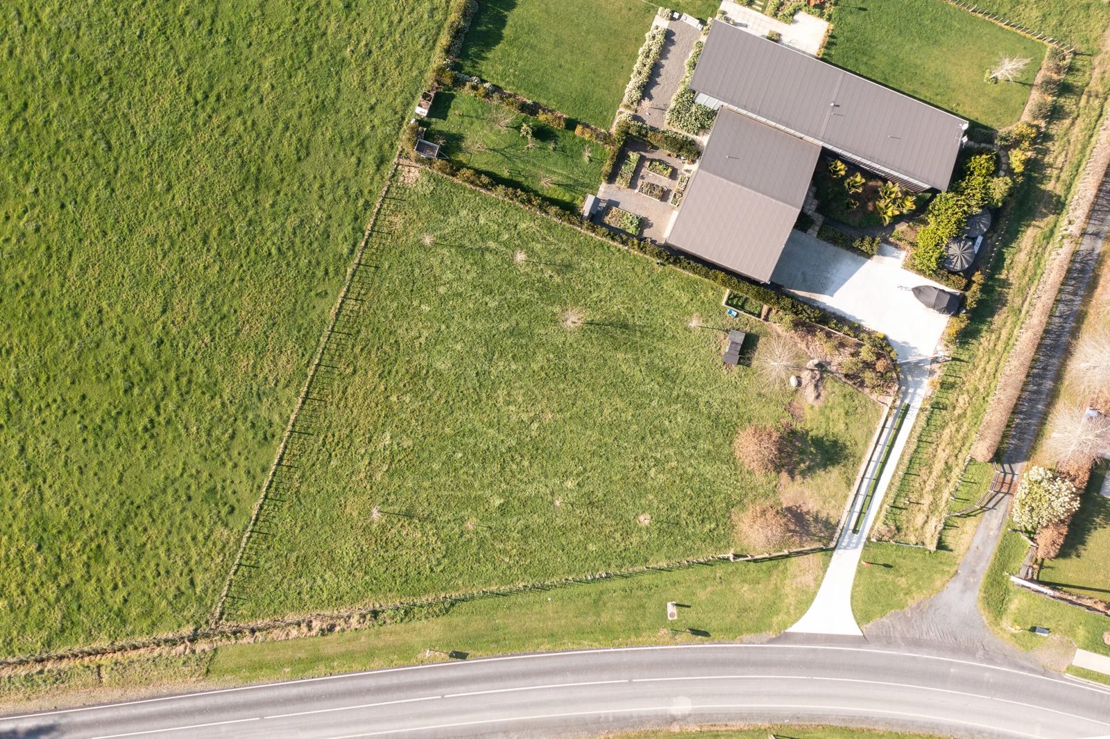 94 Monument Road, Clevedon, photo 4