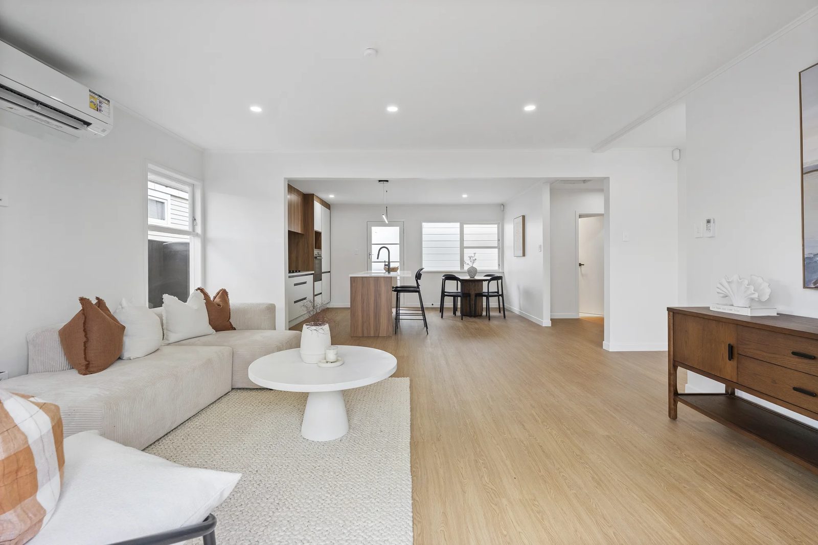 46 Fairclough Road, Beach Haven, photo 5