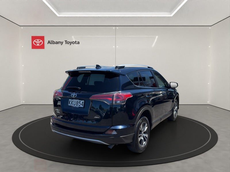 2017 Toyota RAV4 GXL, photo 3