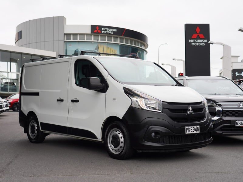 2022 Mitsubishi Express SWB 2.0D/6AT