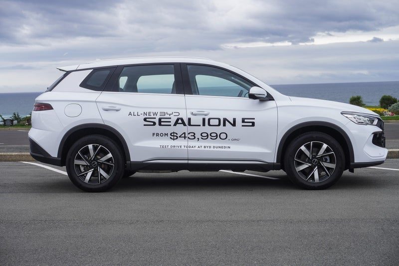 2026 BYD Sealion 5 Premium Phev Suv, photo 2