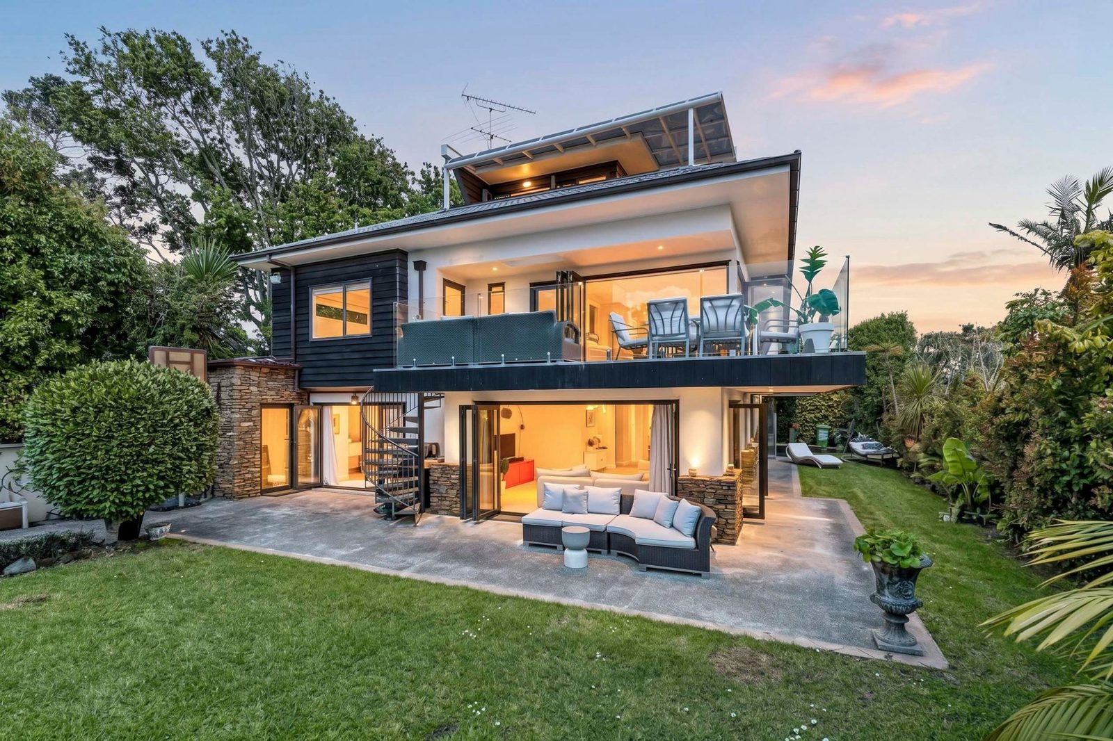 11 Waiatarua Road, Remuera