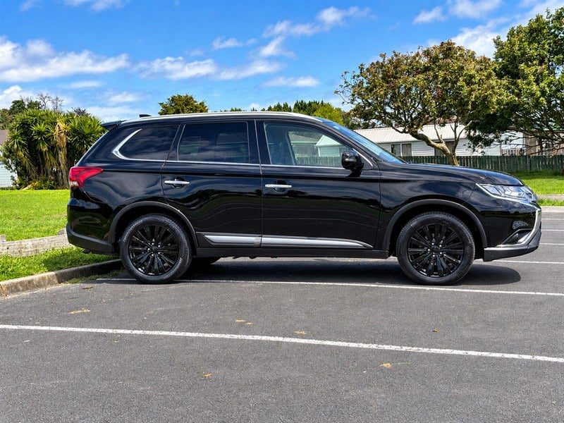 2021 Mitsubishi Outlander VRX 4WD 7 SEATS, photo 3