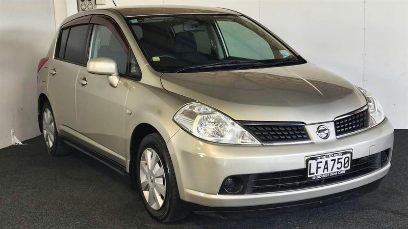 2004 Nissan Tiida