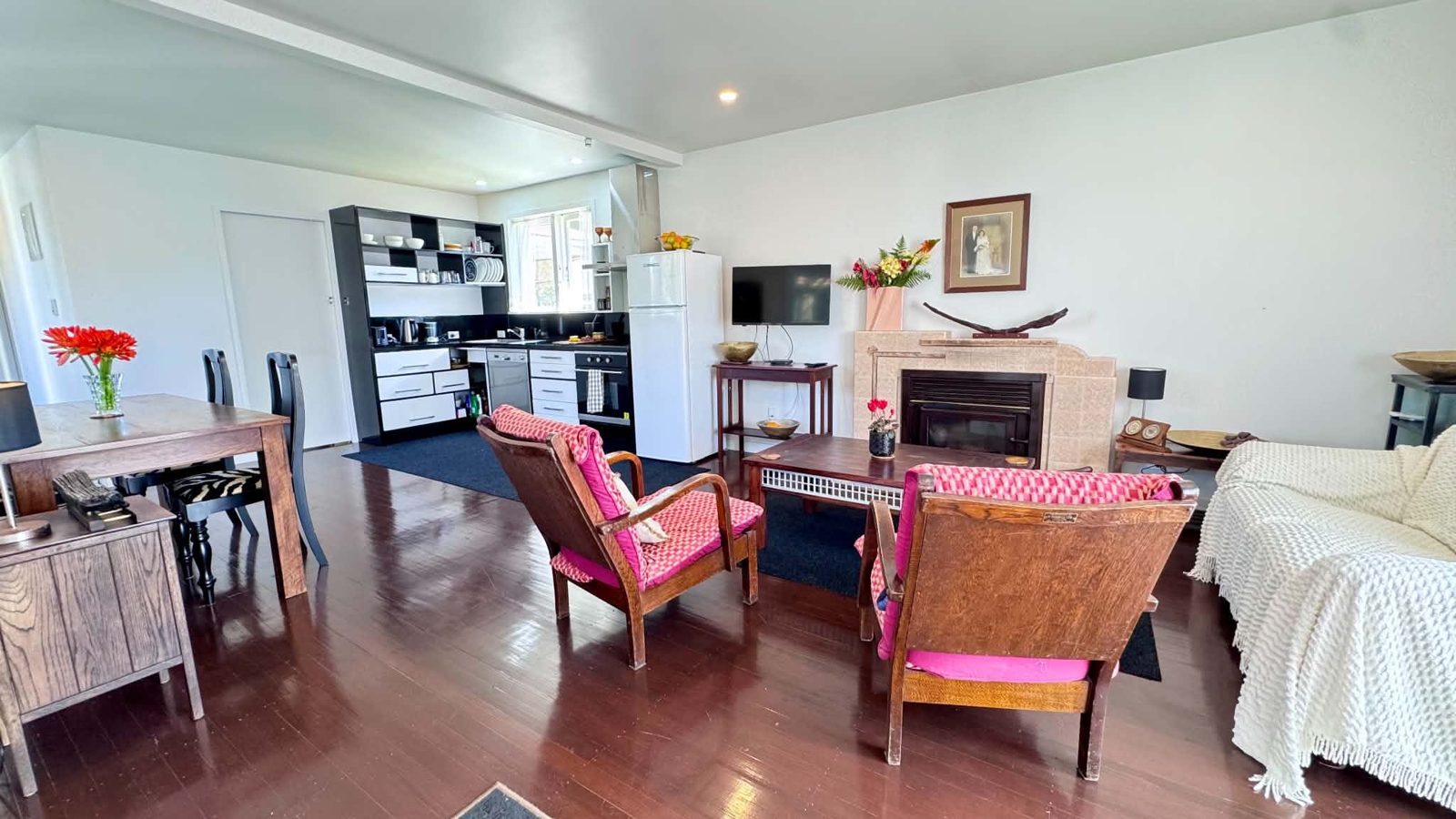 51 Rodney Street, Wellsford, photo 2