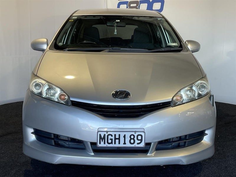 2010 Toyota Wish, photo 2