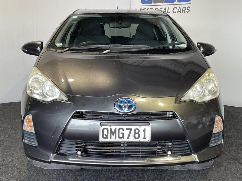 2012 Toyota Aqua HYBRID, photo 2
