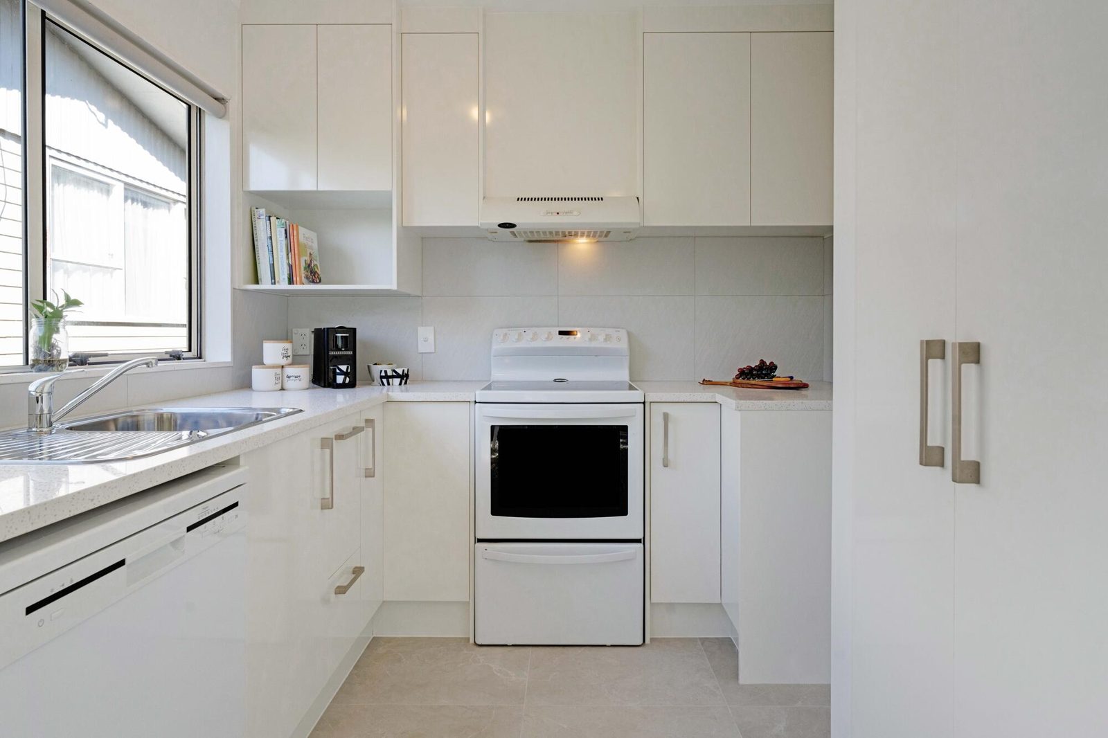 2/66 Coronation Road, Hillcrest, photo 4
