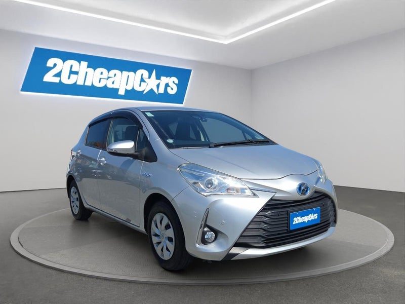 2017 Toyota Vitz HYBRID F, photo 3