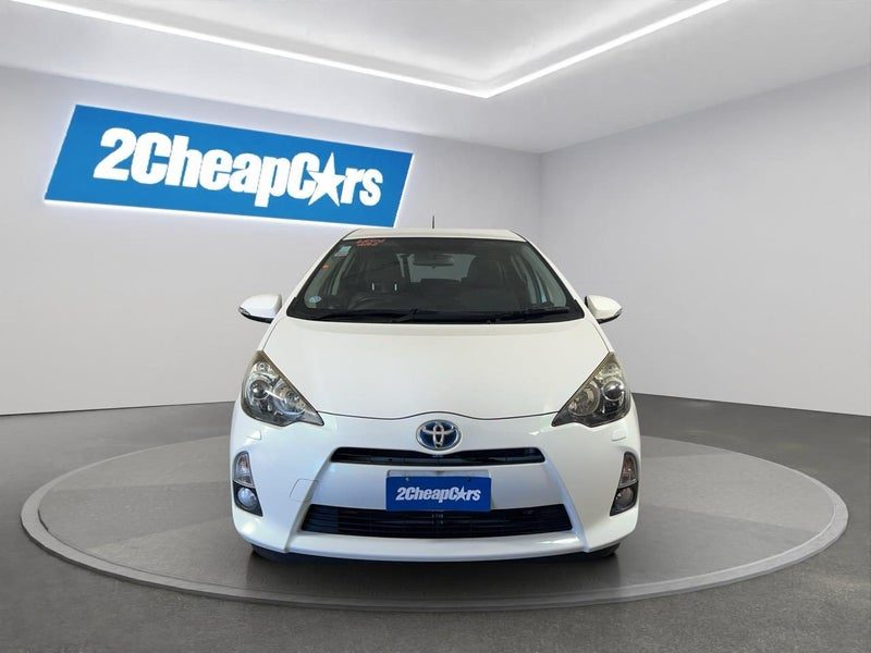 2014 Toyota Aqua Black soft leather selection, photo 2