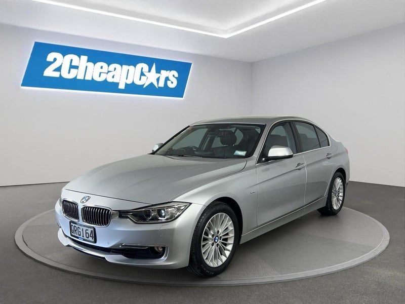 2012 BMW 320i Luxury