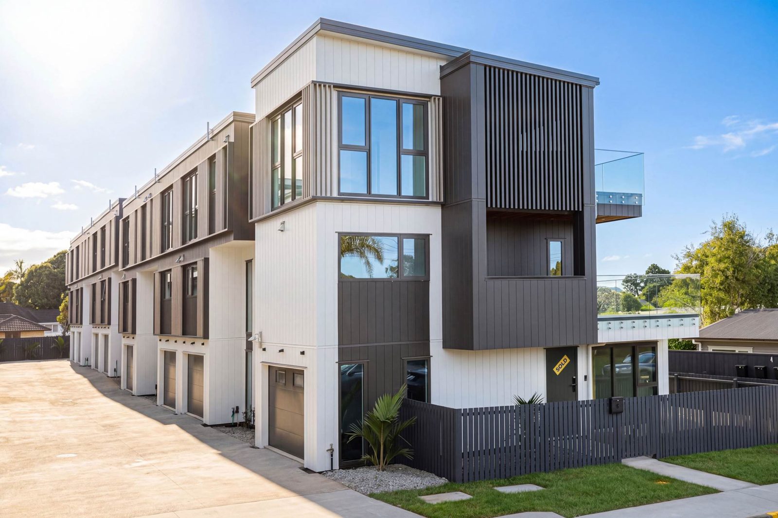 10-17/4 Springbank Lane, Te Atatu Peninsula, photo 5