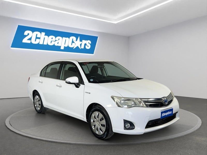 2013 Toyota Corolla Axio Hybrid, photo 3