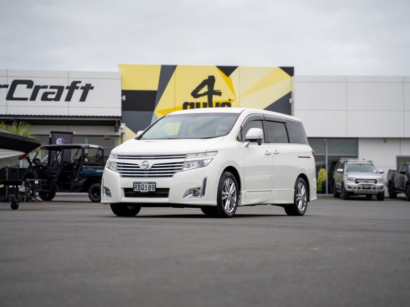 2013 Nissan Elgrand Highway Star